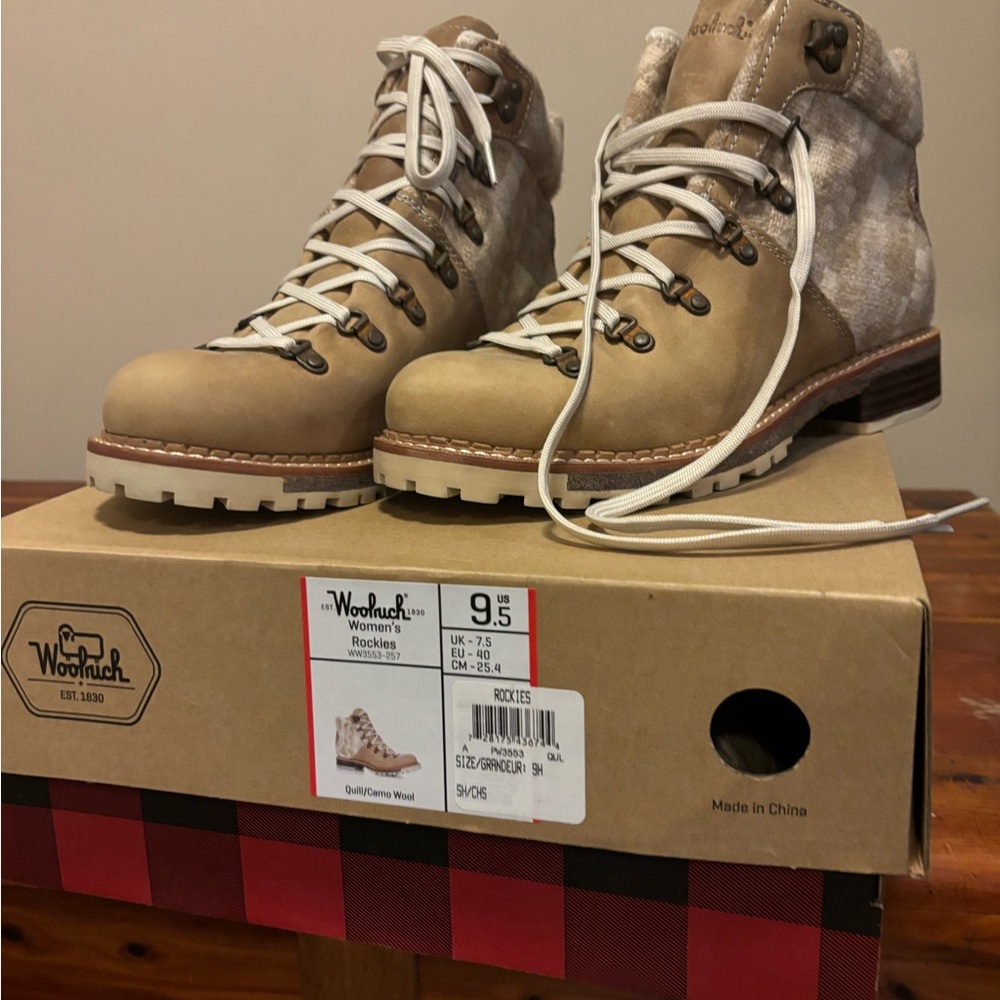 Woolrich Women’s Rockies NWT, size 9.5